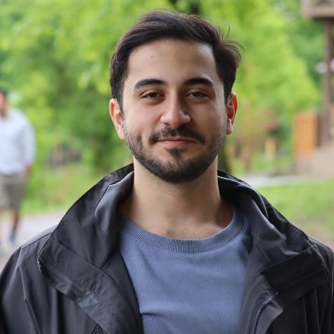 دانیال آزادی